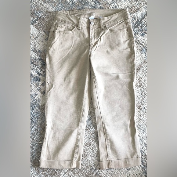 Time and Tru mid-rise capris size 10 - Picture 1 of 5